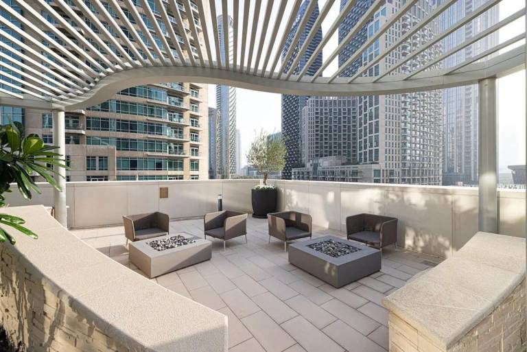 Vacation home with terrace, pool & barbecue | Close to Burj Khalifa — photo 5