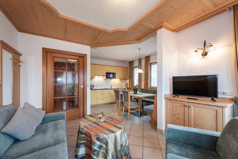 'Residence Diana Apartment 201' with Mountain View, Balcony & Wi-Fi — photo 4