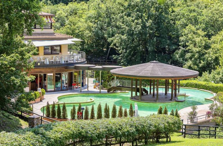 Villa with BBQ, garden & pool — photo 5