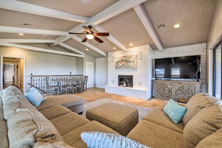 Canyon Lake Home: Hill Country & Water Views! — photo 5