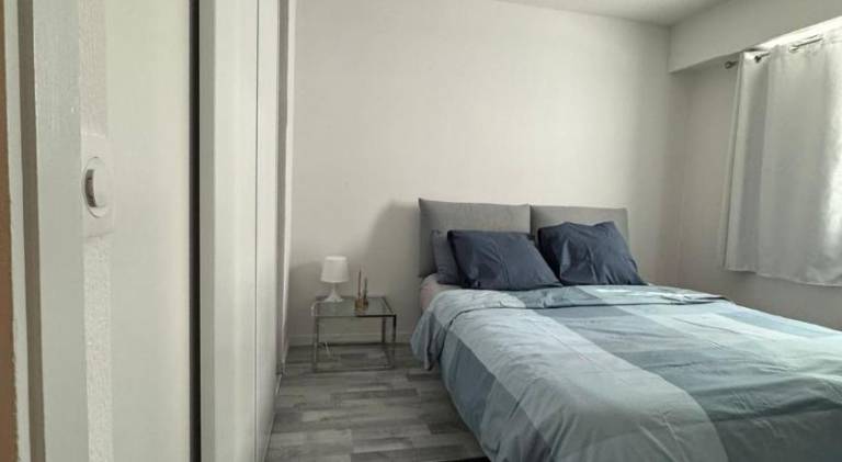Apartment with pool — photo 2