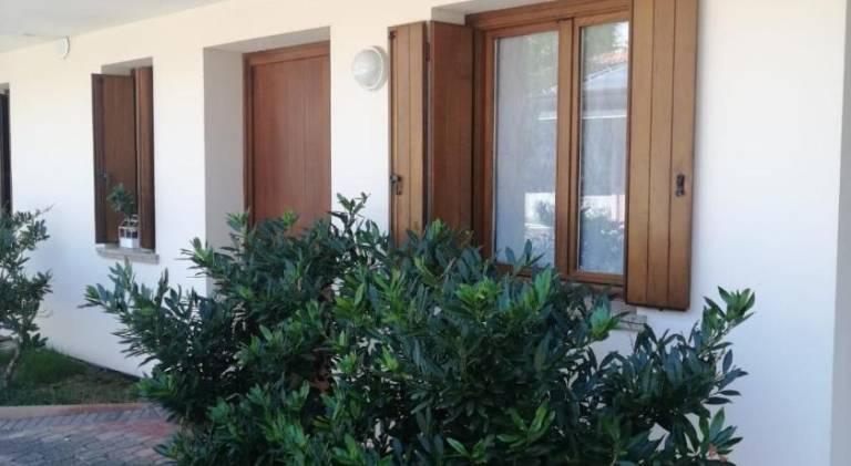 Fully equipped rental apartment with yard & patio | Pet-friendly — photo 3