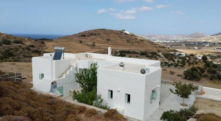 Spacious vacation home with BBQ, terrace & yard | Pet-friendly in Paros