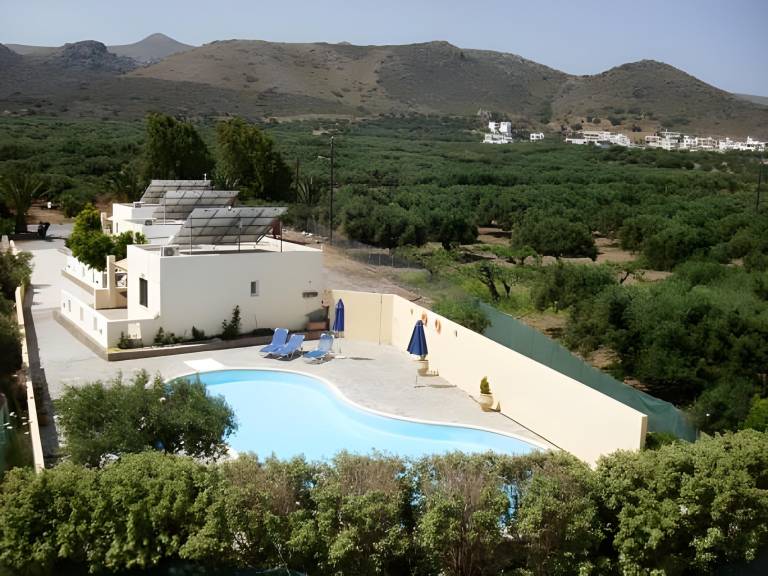 Rousolakos Pool Apartments in Sitia