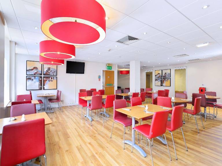 Travelodge Aberdeen Central — photo 3