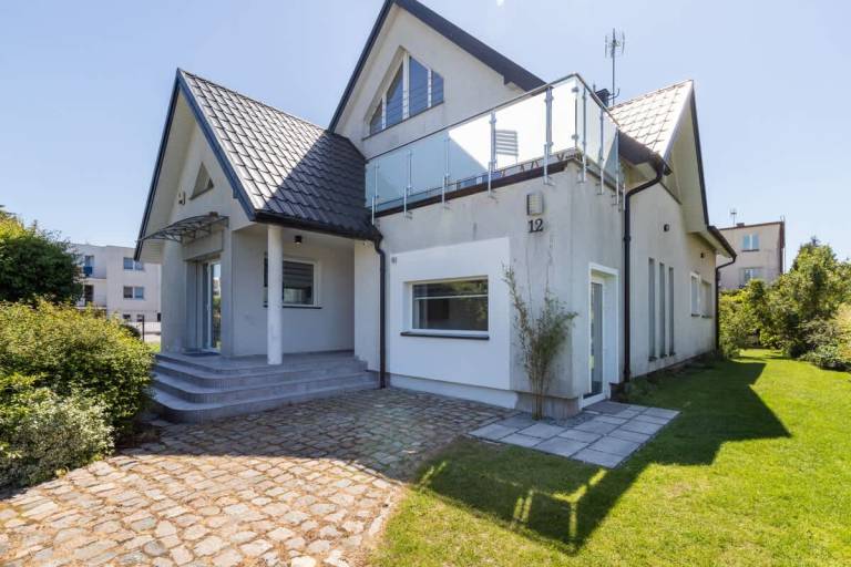 Holiday apartment with yard — photo 5