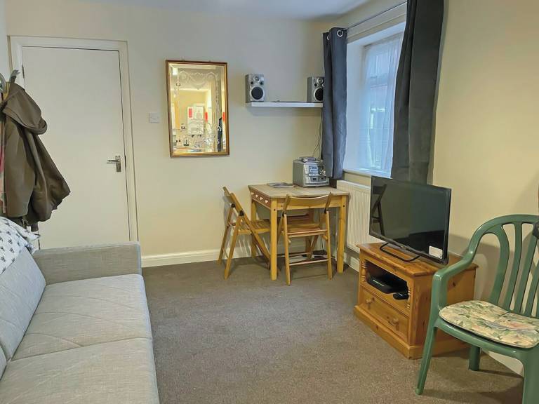 Apartment Lancing