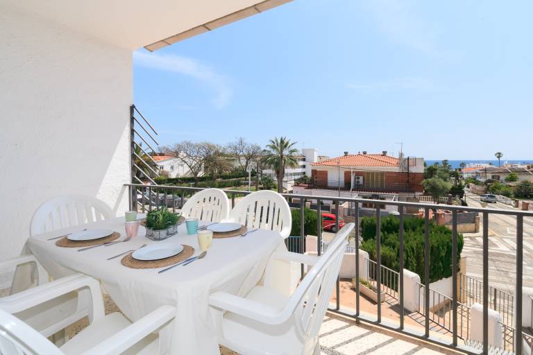 Rental apartment with terrace — photo 2