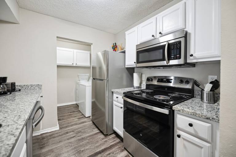 I041 – World Cup Stay - 18 min to AT&T - Sleeps 4 - Free Parking — photo 4