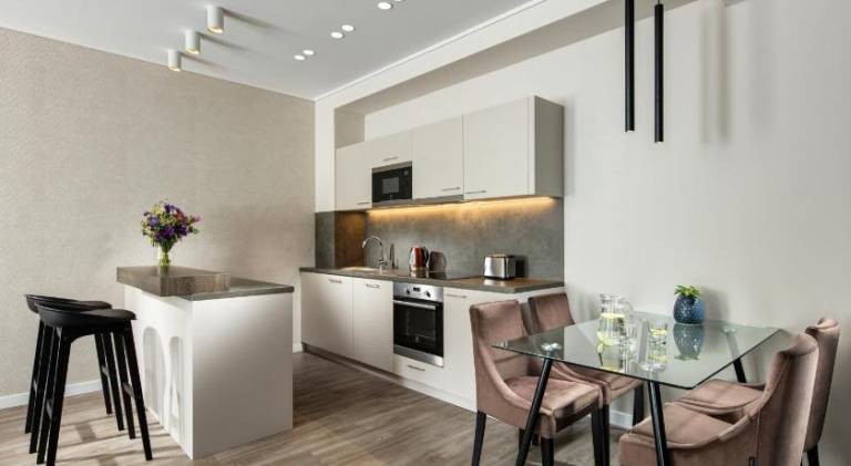 Serviced apartment with yard, sauna & terrace | Near Bratislava Castle — photo 2