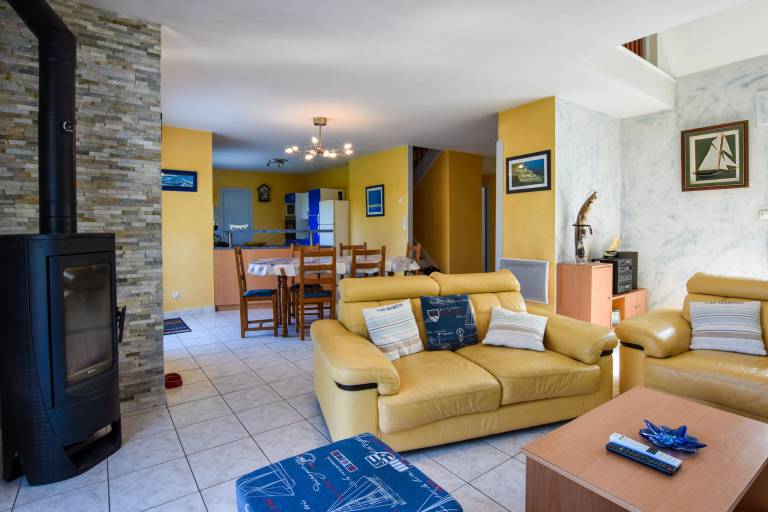 Fully equipped vacation home with yard, barbeque & terrace | Nature view | Dogs allowed — photo 2
