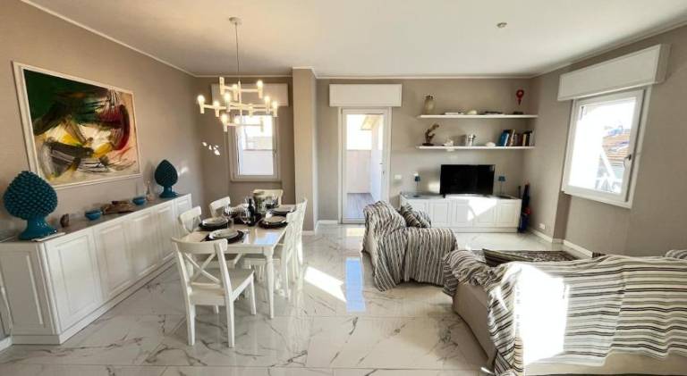 Apartment with terrace in Pietrasanta