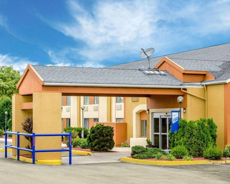Econo Lodge Harrisburg - Hershey North — photo 3