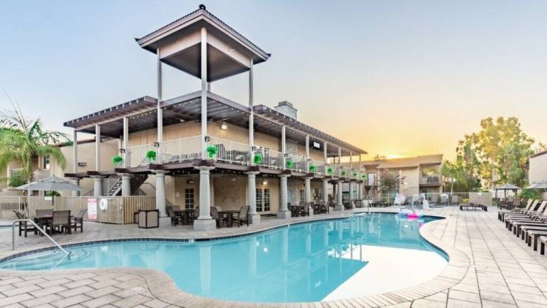 House  Anaheim Resort