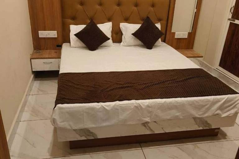 Hotel Sarthak Palace