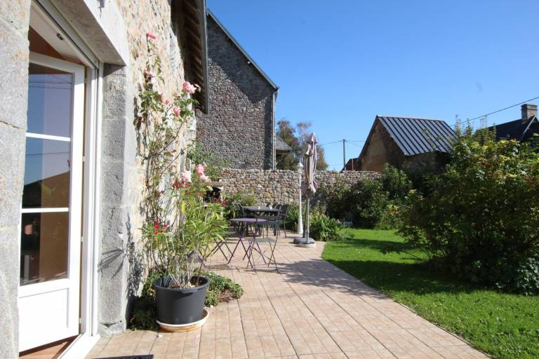 Gite with terrace, garden & BBQ — photo 2