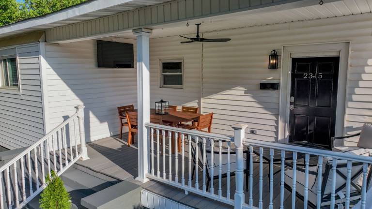 Family-friendly house with BBQ & yard | City view | Good for workation | Pets are welcome — photo 5