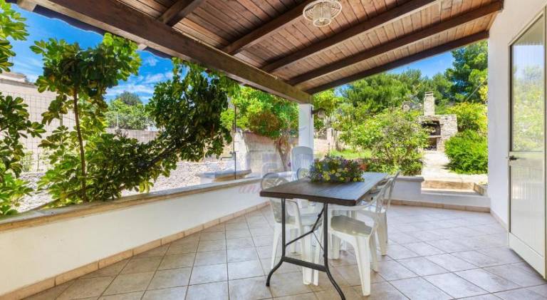 Vacation home with barbeque, terrace & yard | Pets are welcome — photo 3