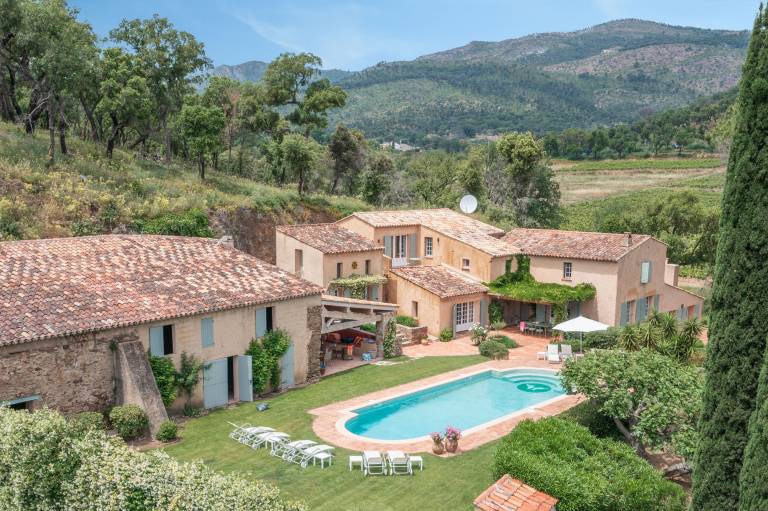 Children-friendly villa with barbecue, pool & yard | Pets allowed in Grimaud
