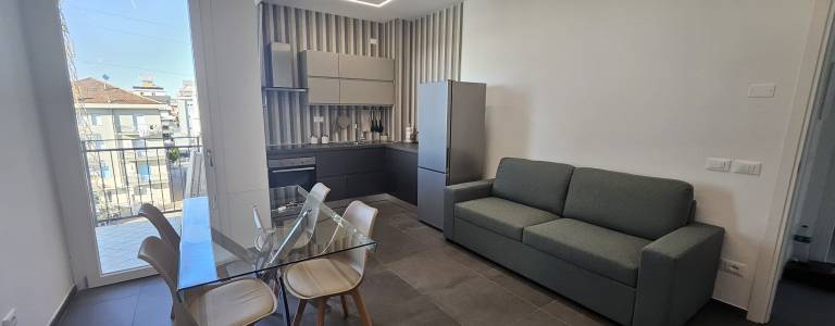 Accogliente Appartamento con Cucina e Balcone Privato