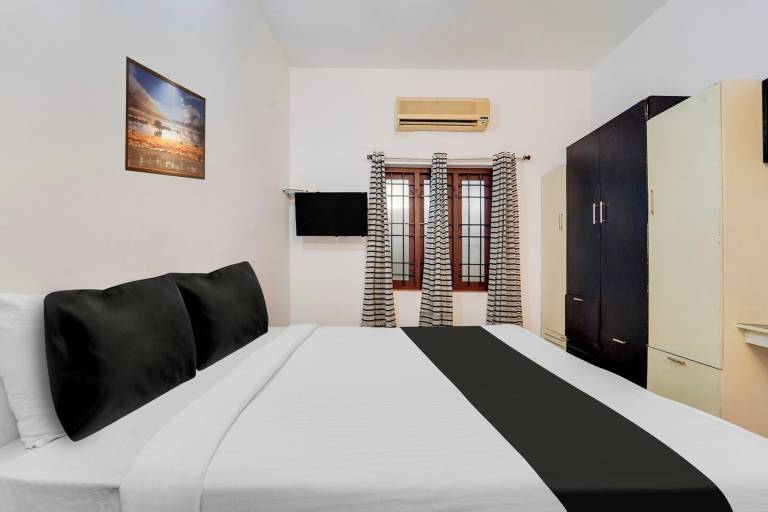 Super Hotel O Vazhakkala