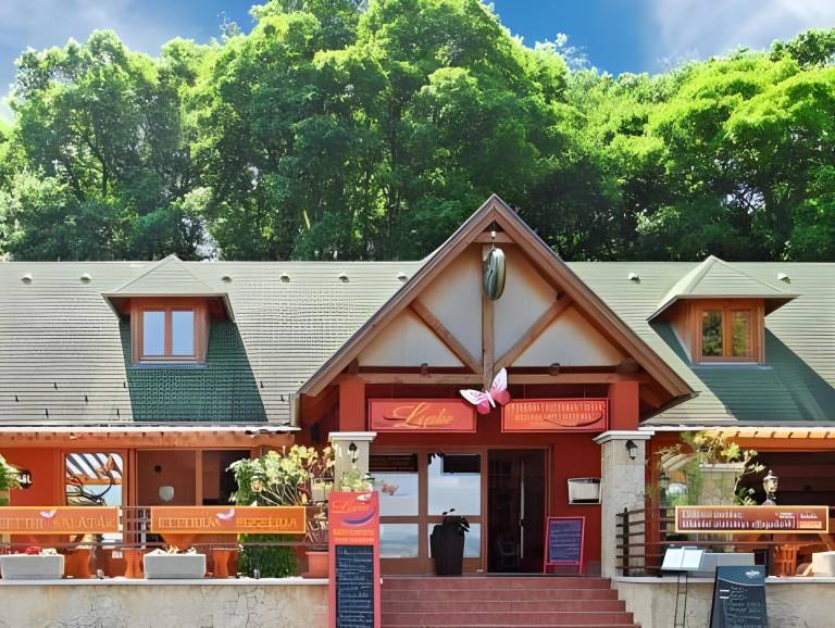 Lepke Apartmanhaz es Etterem in Veszprem