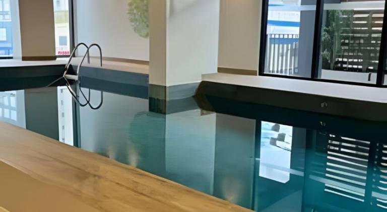 Apartment with pool — photo 5