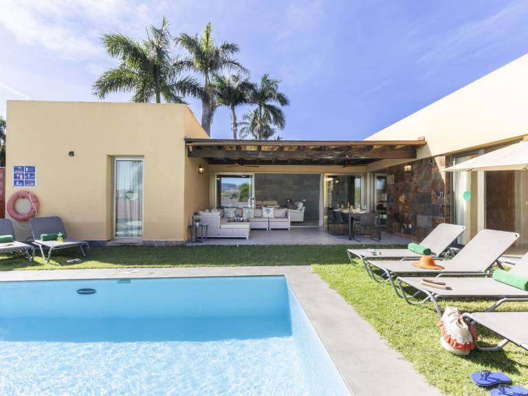 House with grill, garden & private pool — photo 2