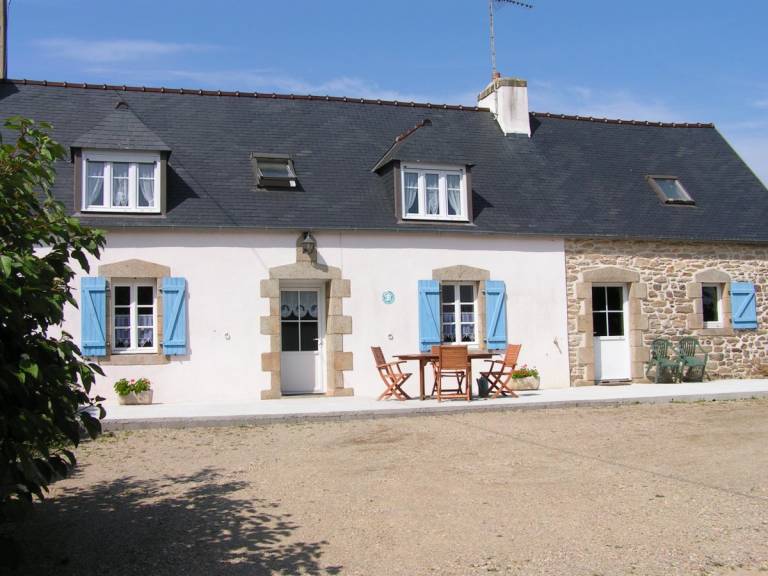 Gite with yard, patio & grill | Pet-friendly in Quimper