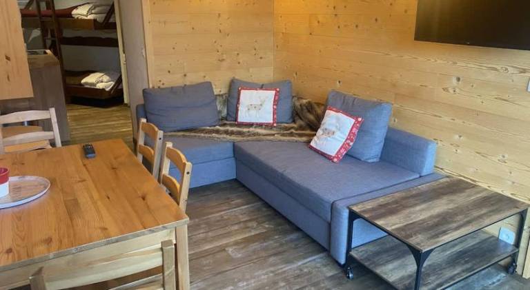 Holiday apartment with 1 room for 6 persons in Combloux