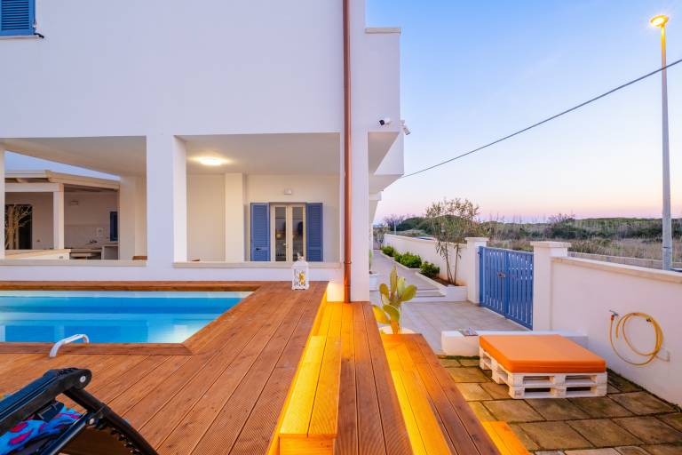 Villa with garden, private pool & barbecue | Pool view — photo 2