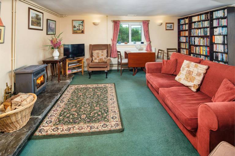 Fully equipped cottage with yard | Pets allowed — photo 2