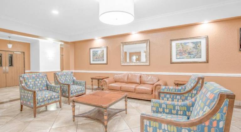 Baymont by Wyndham Pearsall — photo 3