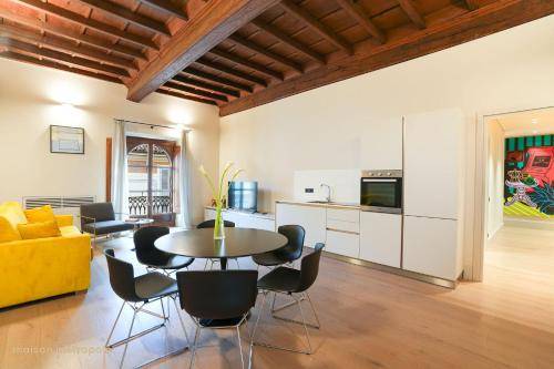 Apartment with terrace — photo 2
