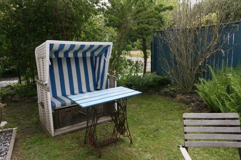 Rental apartment with grill, patio & yard — photo 4