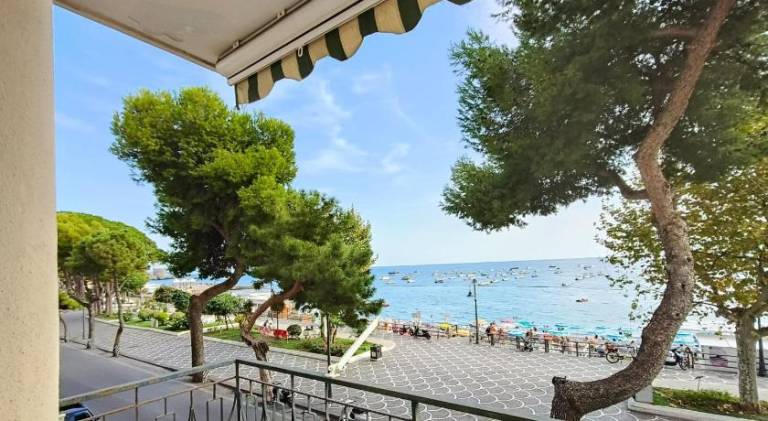 Holiday apartment with terrace | Next to the beach | Pets are welcome — photo 4