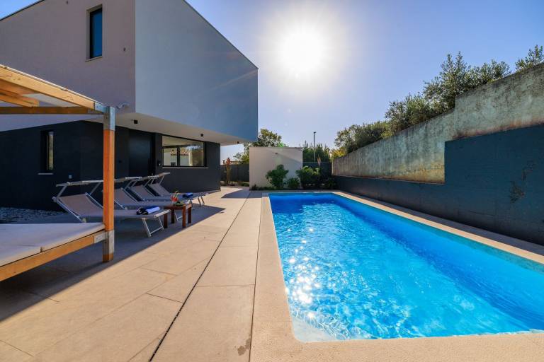 Stunning villa with private pool just 450 metres from the beach – dogs are welcome — photo 2
