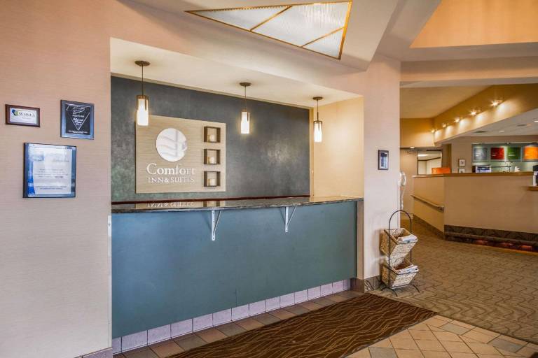 Comfort Inn & Suites Madison - Airport — photo 5