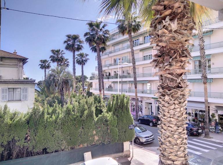 Holiday apartment with yard & patio | Close to the beach | Pets are welcome in Antibes