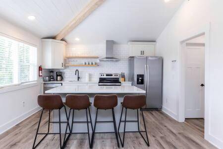Rental apartment | Beach nearby | Pet-friendly in Virginia Beach, VA