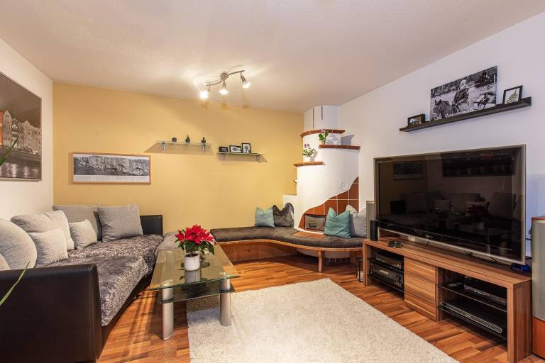 Apartment with patio & garden — photo 2