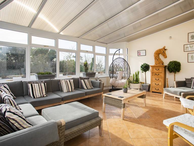 Cottage with patio, barbecue & yard | Beach view — photo 2