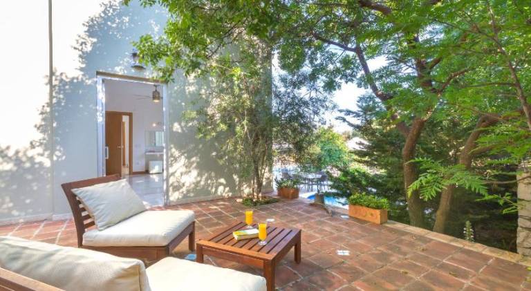 Vacation home with terrace, hot tub & yard — photo 5