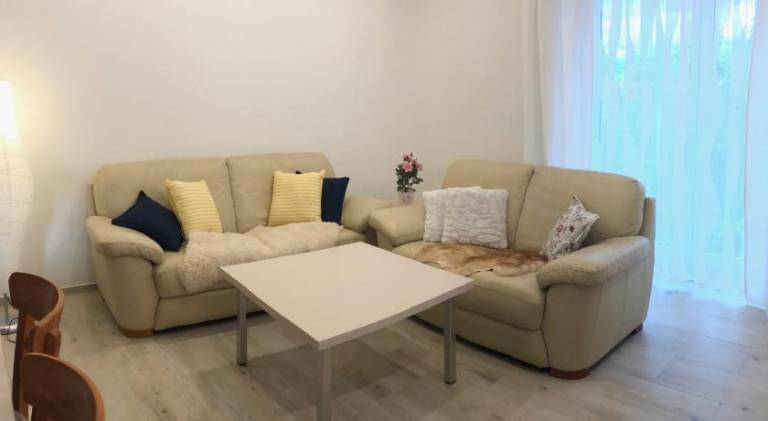 Holiday apartment with pool — photo 2