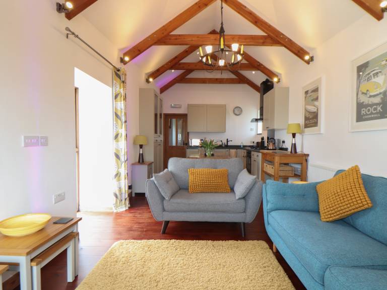 Lovely cottage with yard | Beach view | Pet-friendly — photo 3