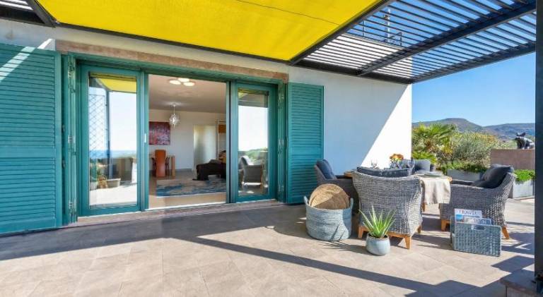 Luxury Sunshine Villa in Alghero with pool and sea view — photo 2
