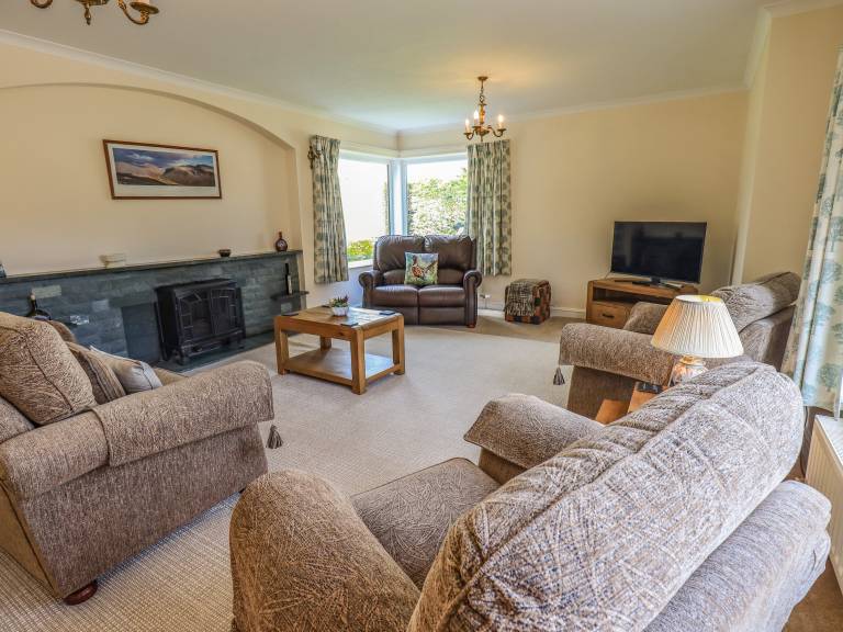 Family-oriented charming cottage with yard | Pets are welcome — photo 5
