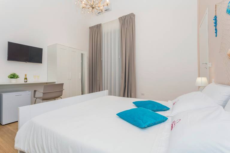 Bed and breakfast | Near Catania Cathedral | Suitable for remote work in Catania