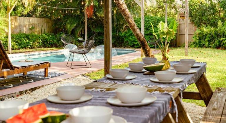 Vacation home with BBQ & private pool | Perfect for remote work — photo 5