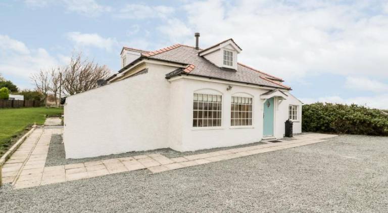 House | Pets are welcome in Holyhead